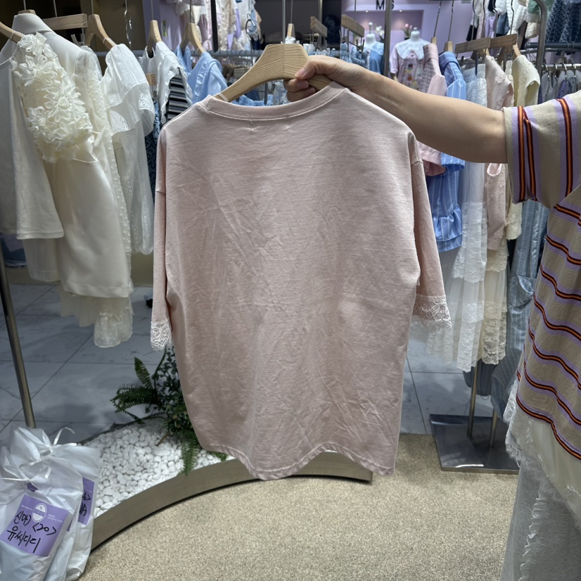 VIRUS東大門實拍女裝新品推薦人氣休閑職業時尚T恤刺繡花朵VIRUST恤