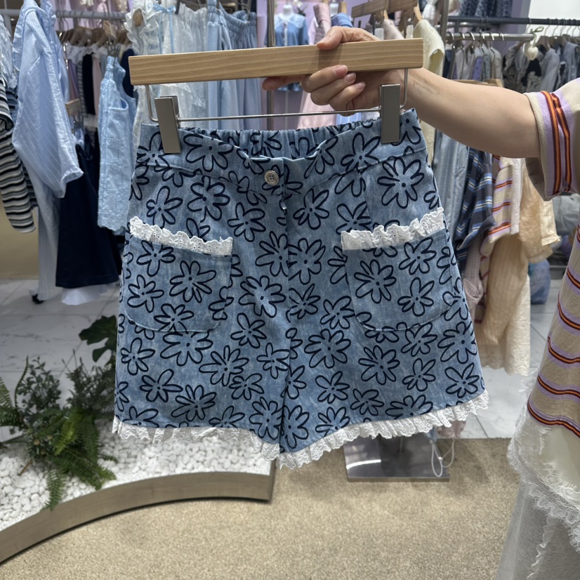 VIRUS韓國東大門代購女裝新品人氣26春夏，26夏季熱賣短褲VIRUS短褲圖色2黑花