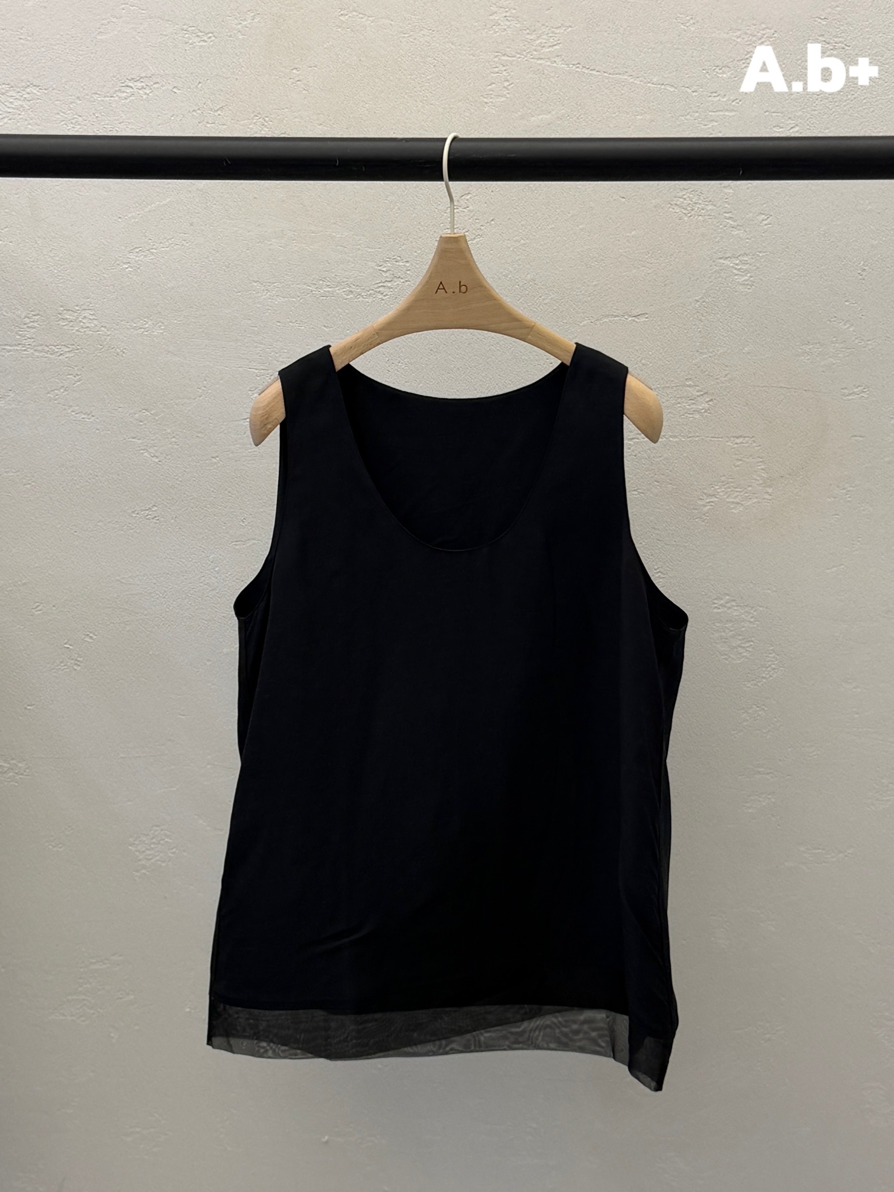 AUTUMN BEIGE PLUS韓國代購女裝新品職業熱賣26春夏，26夏季吊帶背心A.b/AUTUMN BEIGE吊帶/背心圖色2