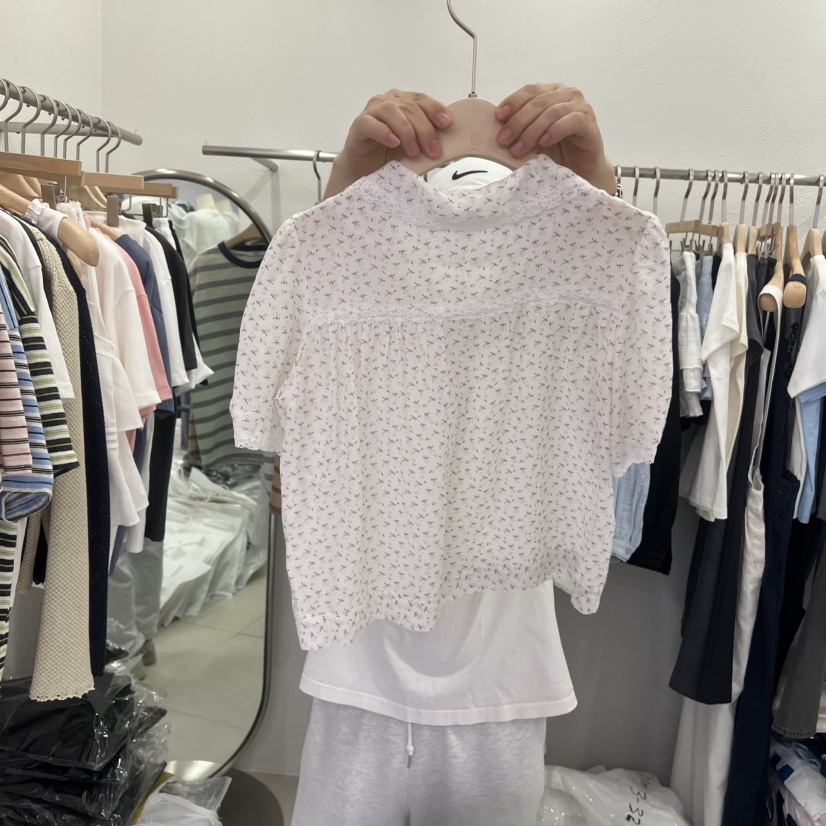 LELEN韓國東大門直郵女士新款熱賣人氣時尚襯衫蕾絲衫小碎花LELEN襯衫/蕾絲衫