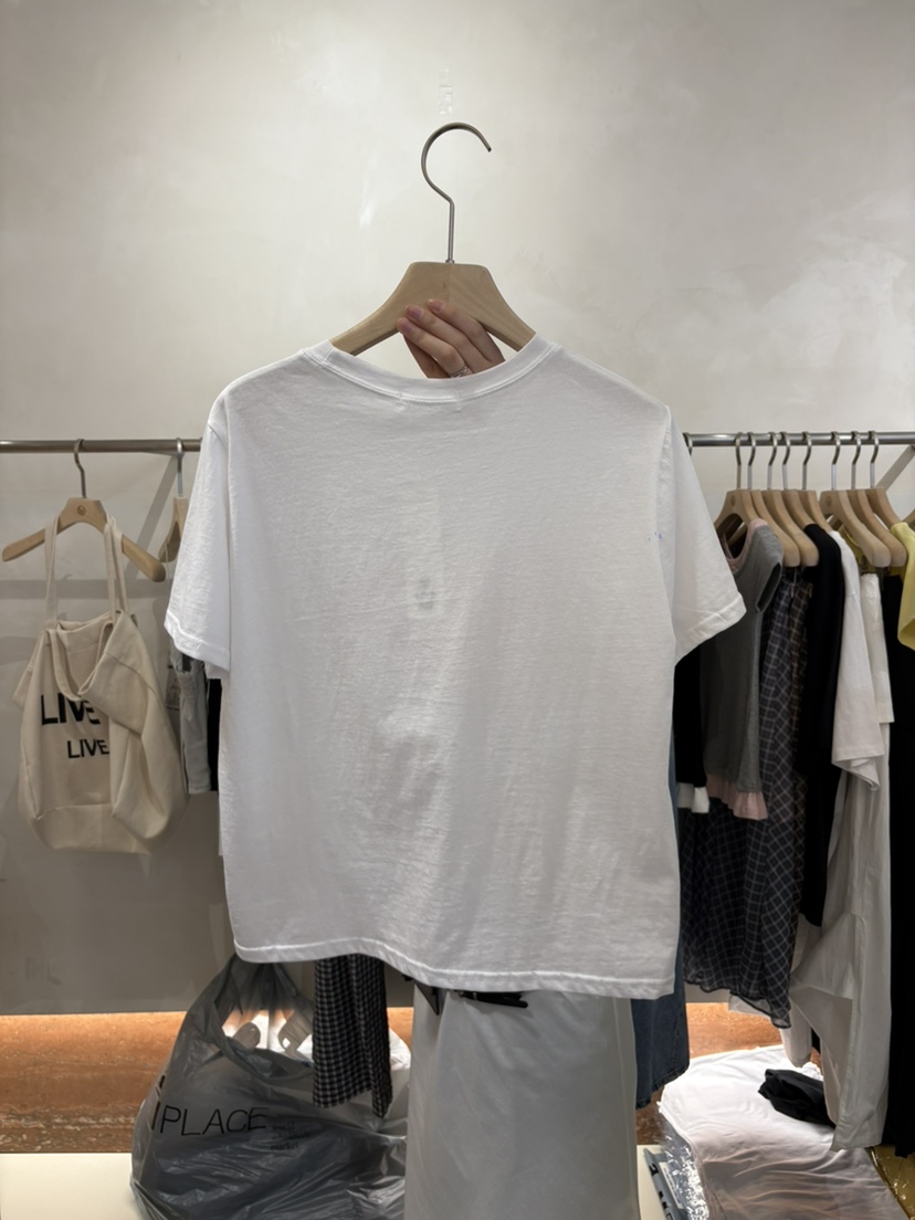 LIVE AID-P東大門實拍女裝新品推薦時尚真品休閑26春夏T恤LIVE AID-PT恤