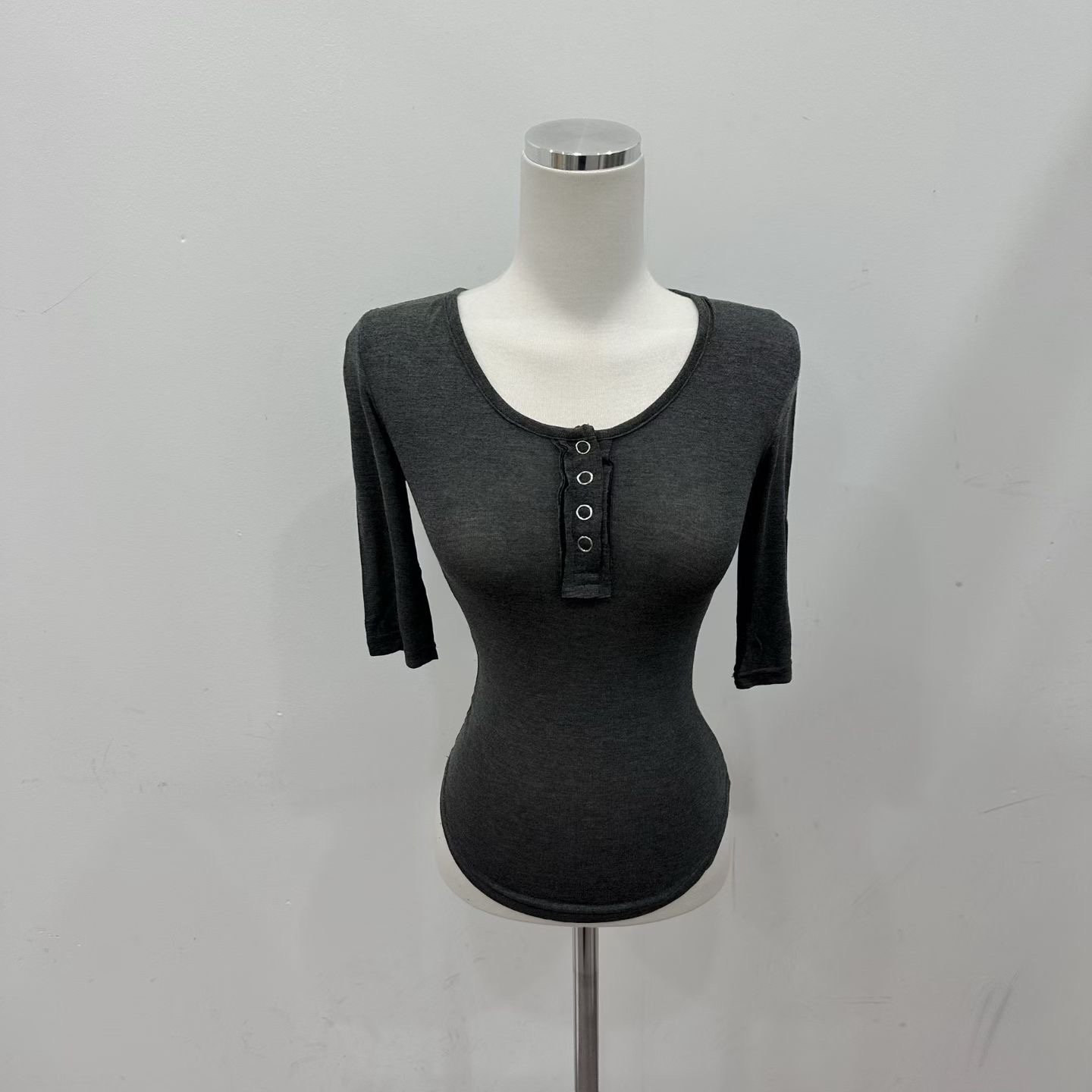 ISABELLA東大門直郵女裝新品休閑職業真品熱賣長袖T恤天絲ISABELLA長袖T恤圖色2