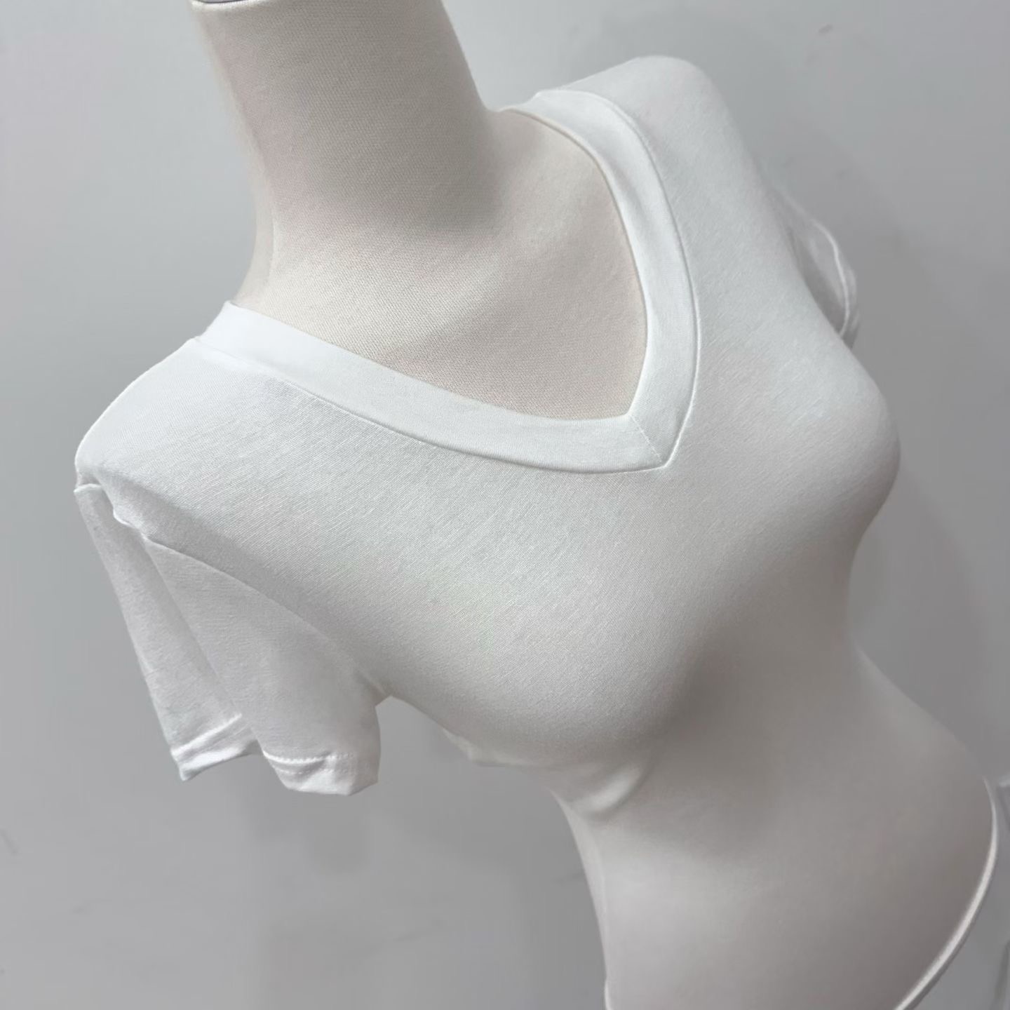 ISABELLA韓國代購女士新款真品休閑推薦人氣時尚熱賣T恤V領ISABELLAT恤