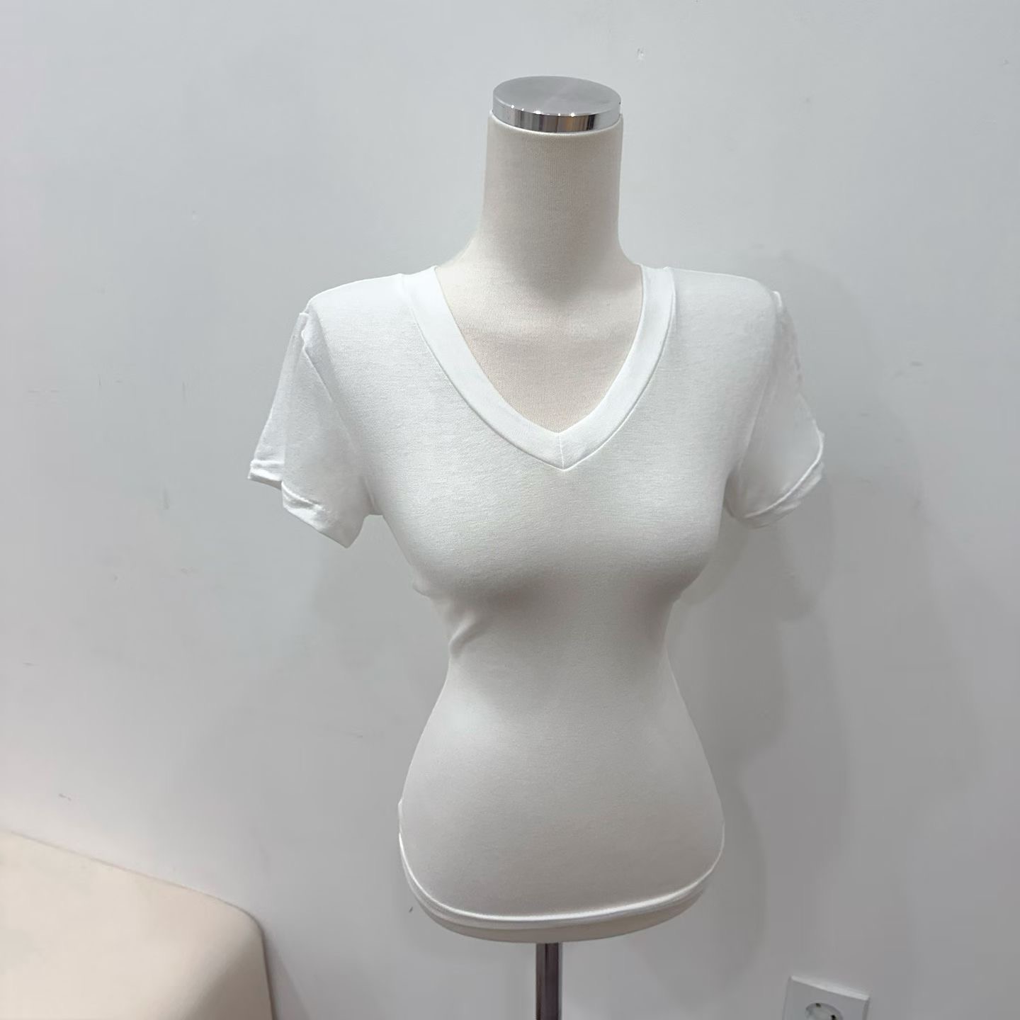 ISABELLA韓國代購女士新款真品休閑推薦人氣時尚熱賣T恤V領ISABELLAT恤圖色1