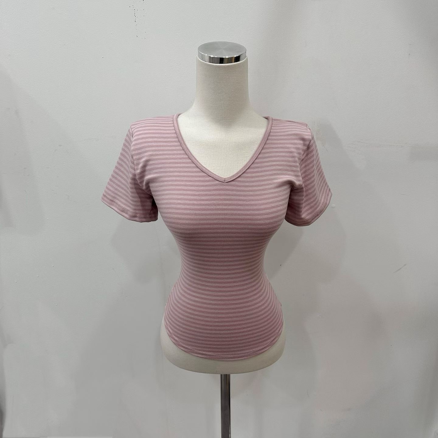 ISABELLA東大門直郵女裝新款熱賣時尚真品推薦T恤V領條紋ISABELLAT恤圖色2