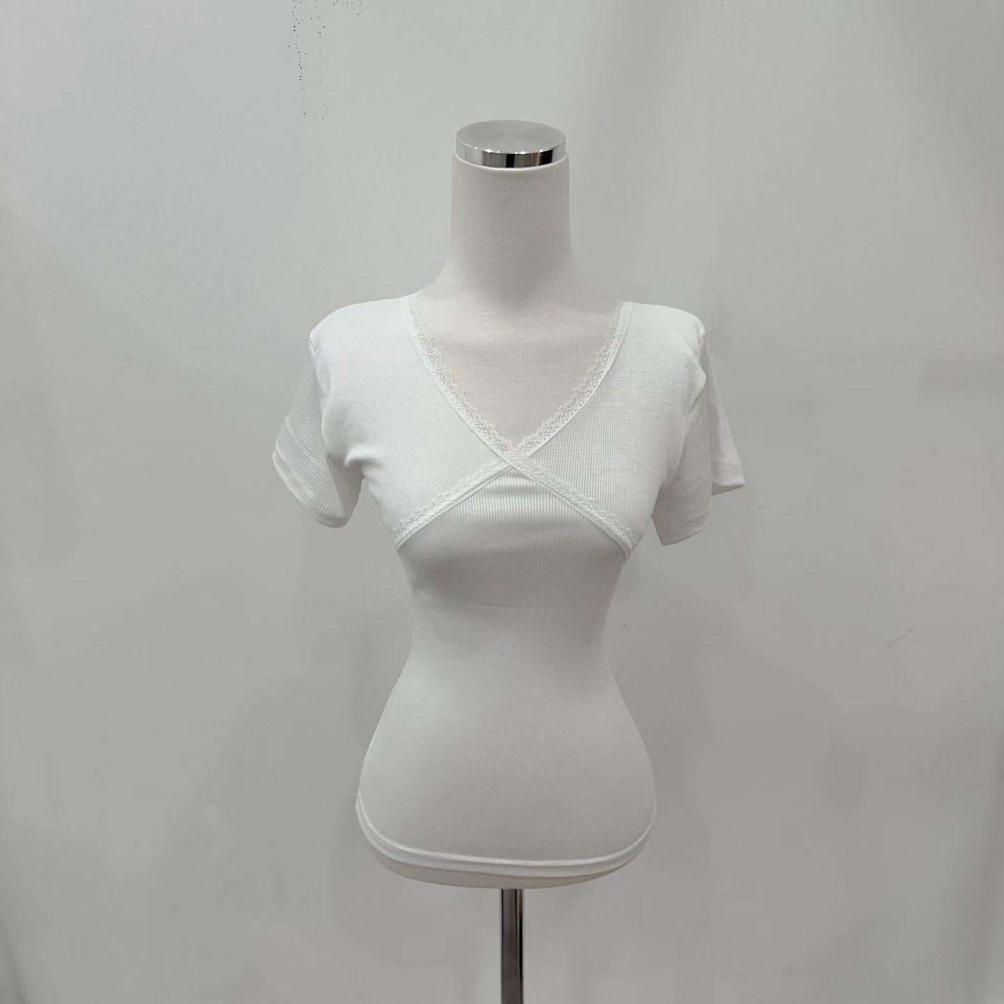 ISABELLA東大門代購女士新款推薦人氣真品熱賣職業T恤蕾絲ISABELLAT恤圖色2