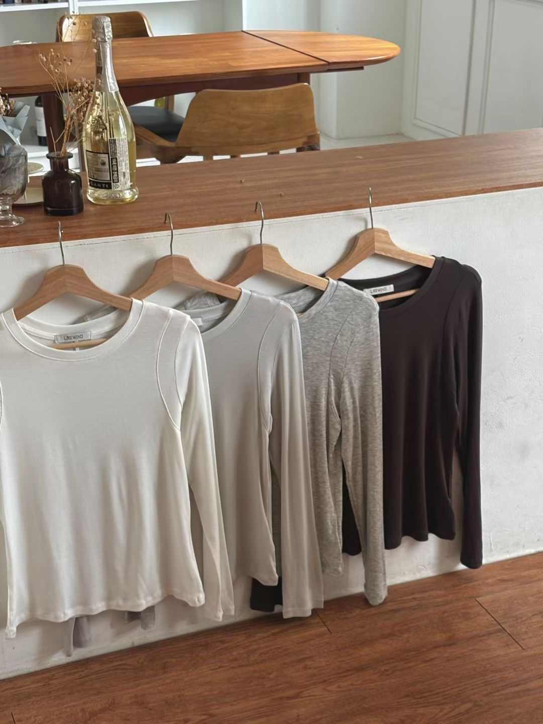 L.REWIND東大門實拍女士新品26春夏人氣長袖T恤不含內搭L.REWIND長袖T恤圖色3左三色