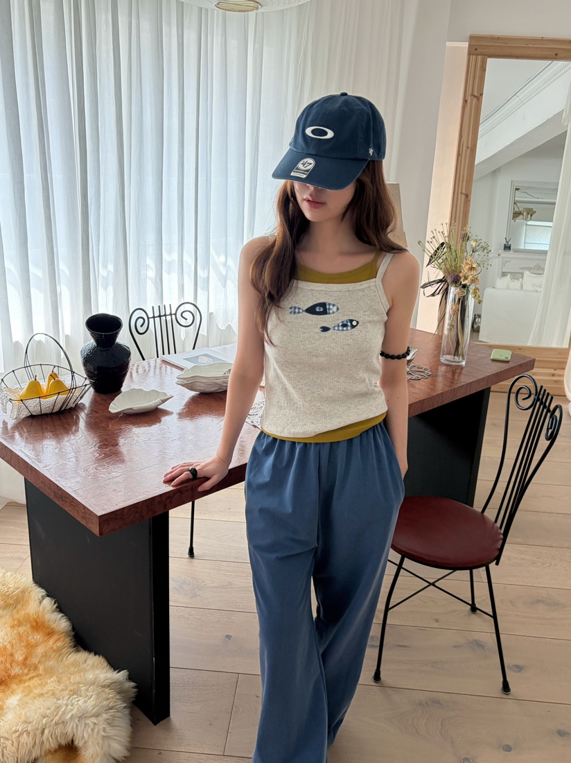 PEBBLE韓國代購女士新款推薦休閑人氣熱賣時尚吊帶背心刺繡PEBBLE吊帶/背心