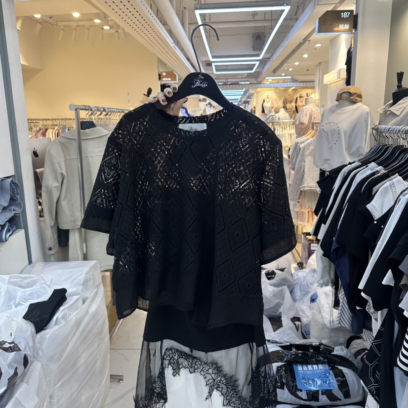 空韓國直郵女裝新款熱賣時尚26春夏職業推薦T恤不對稱蕾絲BAKHAT恤圖色2