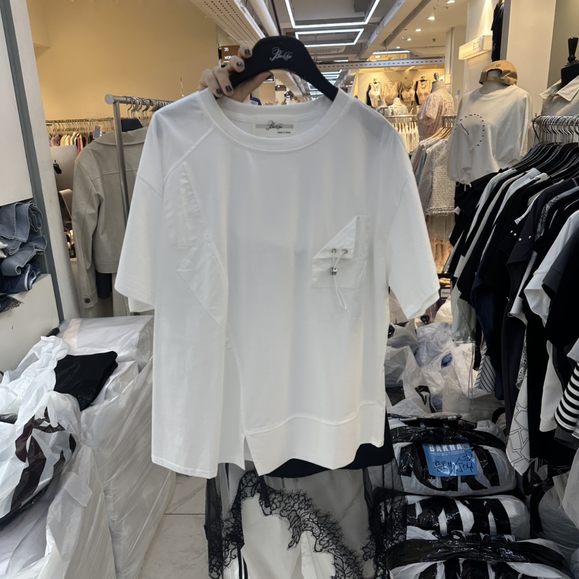 空韓國東大門直郵女裝新款推薦時尚26春夏熱賣人氣T恤口袋BAKHAT恤圖色1