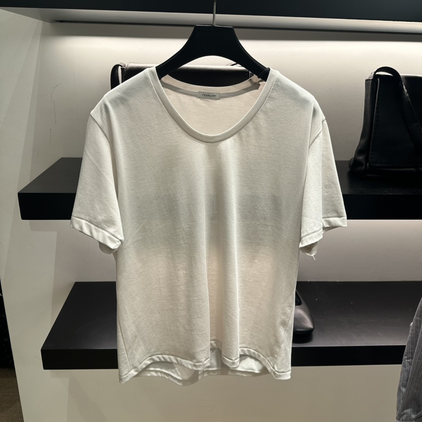 FEBRUARY 11東大門實拍韓國女士新品推薦職業時尚T恤U領FEBRUARY 11T恤圖色2米色