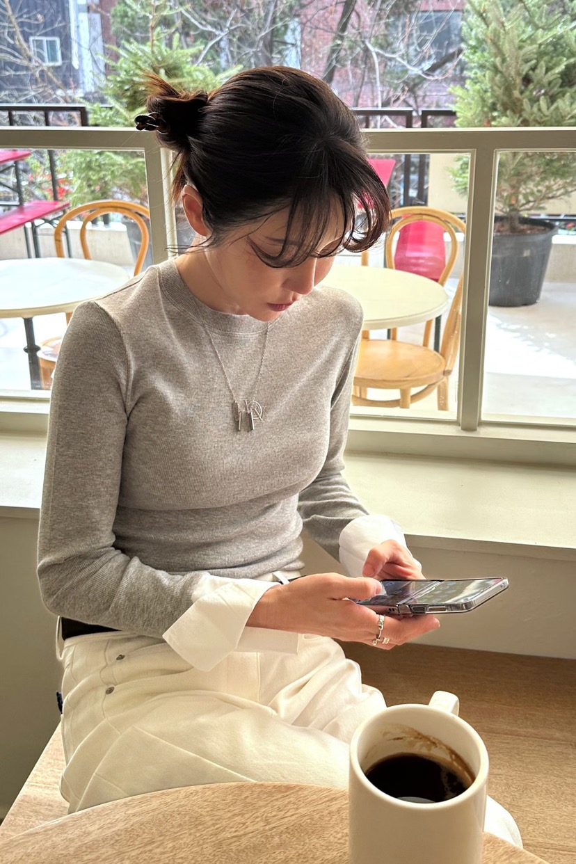 GENTLE B/LOVENTINA韓國代購女裝新款26春夏推薦長袖T恤GENTLE B/LOVENTINA長袖T恤