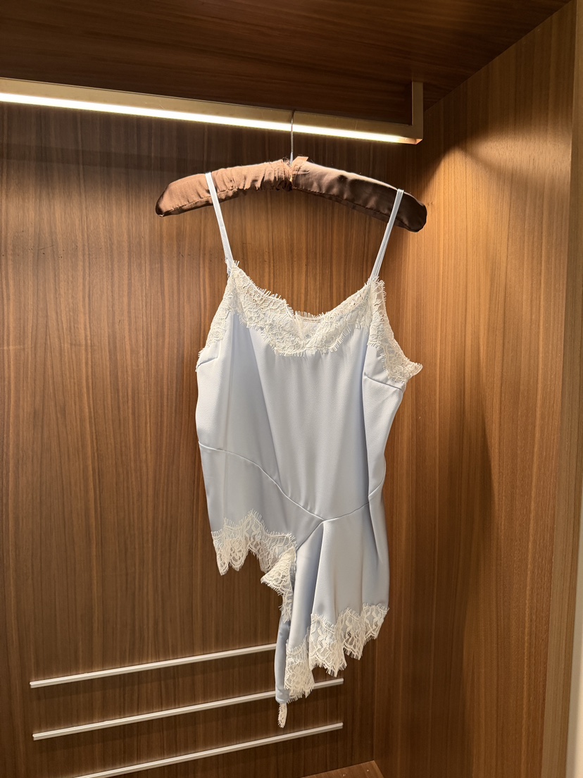 OURWAVE/OUR ROOM韓國直郵女裝新款時尚吊帶背心蕾絲緞面Our Wave/Our Room吊帶/背心