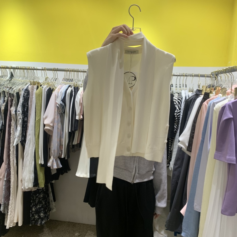 LE MASTERPLACE東大門實拍女裝新品時尚推薦熱賣馬甲含脖帶Le masterpiece馬甲圖色1