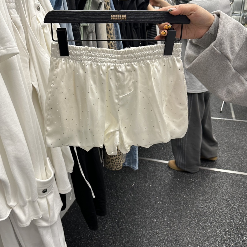 NUEUN韓國代購女裝新品熱賣26夏季時尚推薦休閑人氣短褲圓點NUEUN/SEEOT短褲圖色1