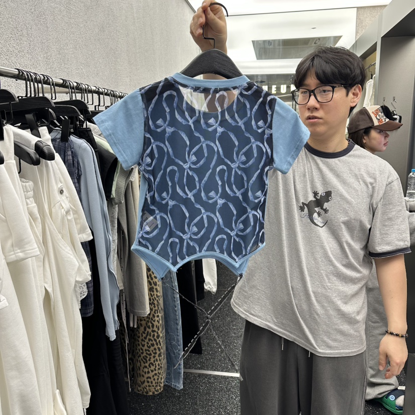 NUEUN東大門直郵女裝新品推薦休閑職業時尚真品T恤網眼緞NUEUN/SEEOTT恤