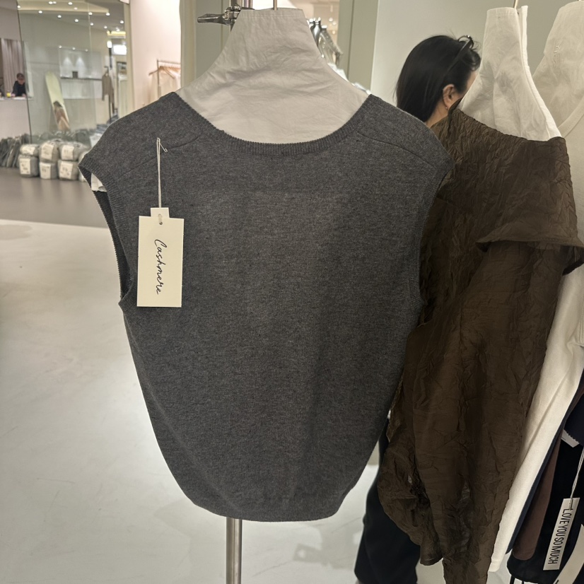 LOVE YOU SO MUCH/MORE THAN YESTERDAY東大門實拍韓國女士新品職業吊帶背心LYSM/MORE THAN YESTERDAY吊帶/背心