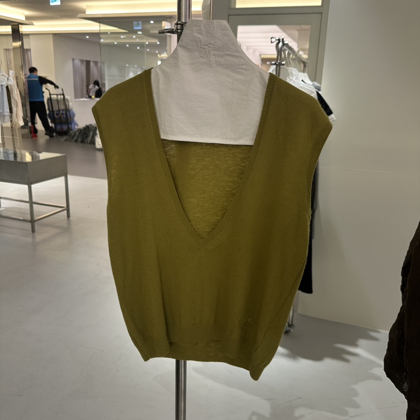 LOVE YOU SO MUCH/MORE THAN YESTERDAY東大門實拍韓國女士新品職業吊帶背心LYSM/MORE THAN YESTERDAY吊帶/背心圖色1