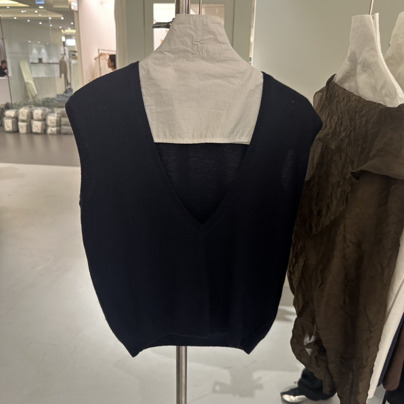 LOVE YOU SO MUCH/MORE THAN YESTERDAY東大門實拍韓國女士新品職業吊帶背心LYSM/MORE THAN YESTERDAY吊帶/背心圖色2