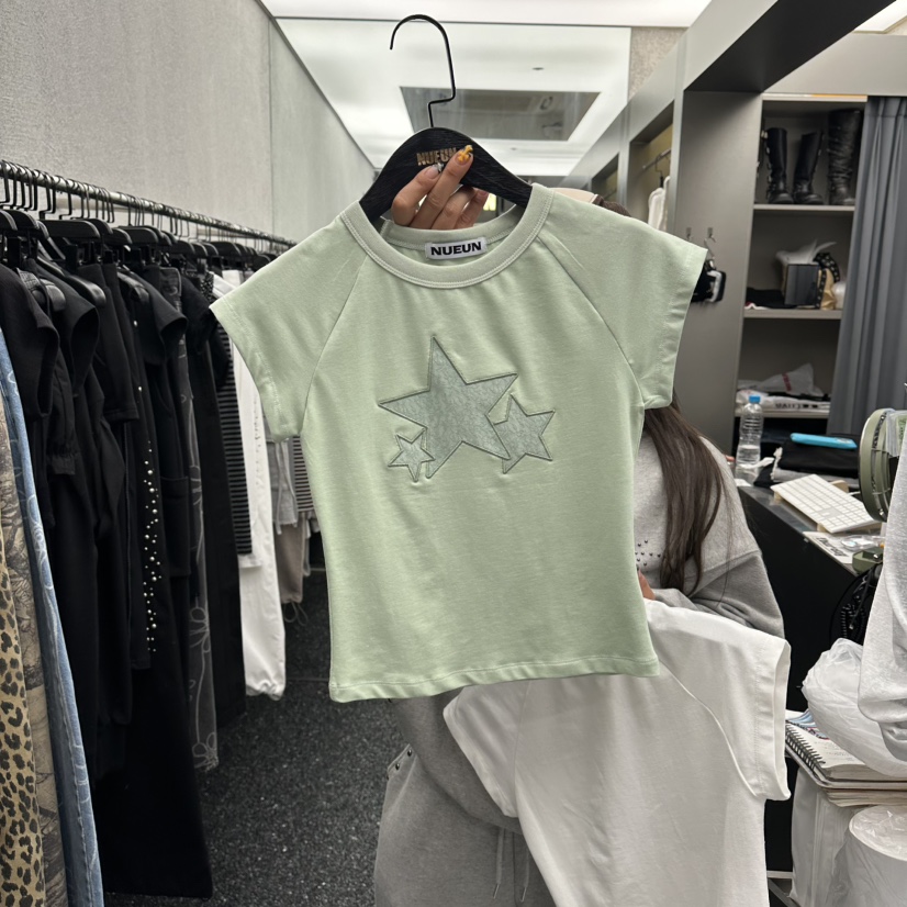 NUEUN韓國東大門直郵女裝新品職業推薦熱賣休閑人氣時尚T恤NUEUN/SEEOTT恤圖色2