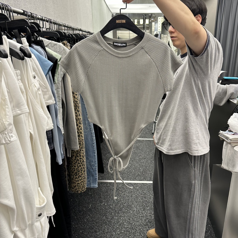 NUEUN東大門代購女裝新品休閑26春夏真品熱賣職業人氣T恤NUEUN/SEEOTT恤圖色2