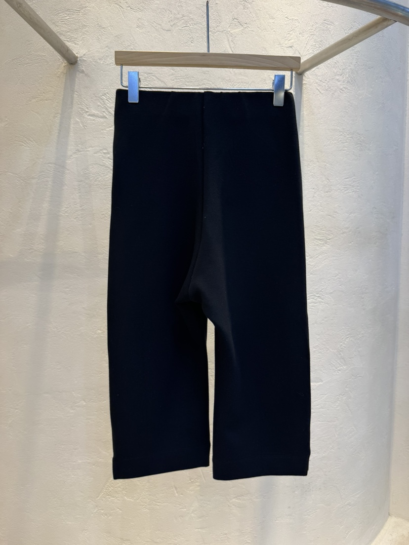 RIAH韓國直郵女裝新品職業休閑26春夏時尚打底褲鯊魚褲開衩RIAH打底褲/鯊魚褲