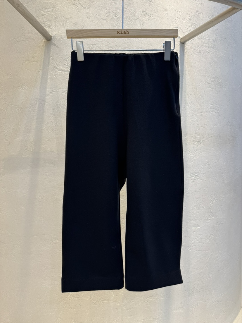 RIAH韓國直郵女裝新品職業休閑26春夏時尚打底褲鯊魚褲開衩RIAH打底褲/鯊魚褲