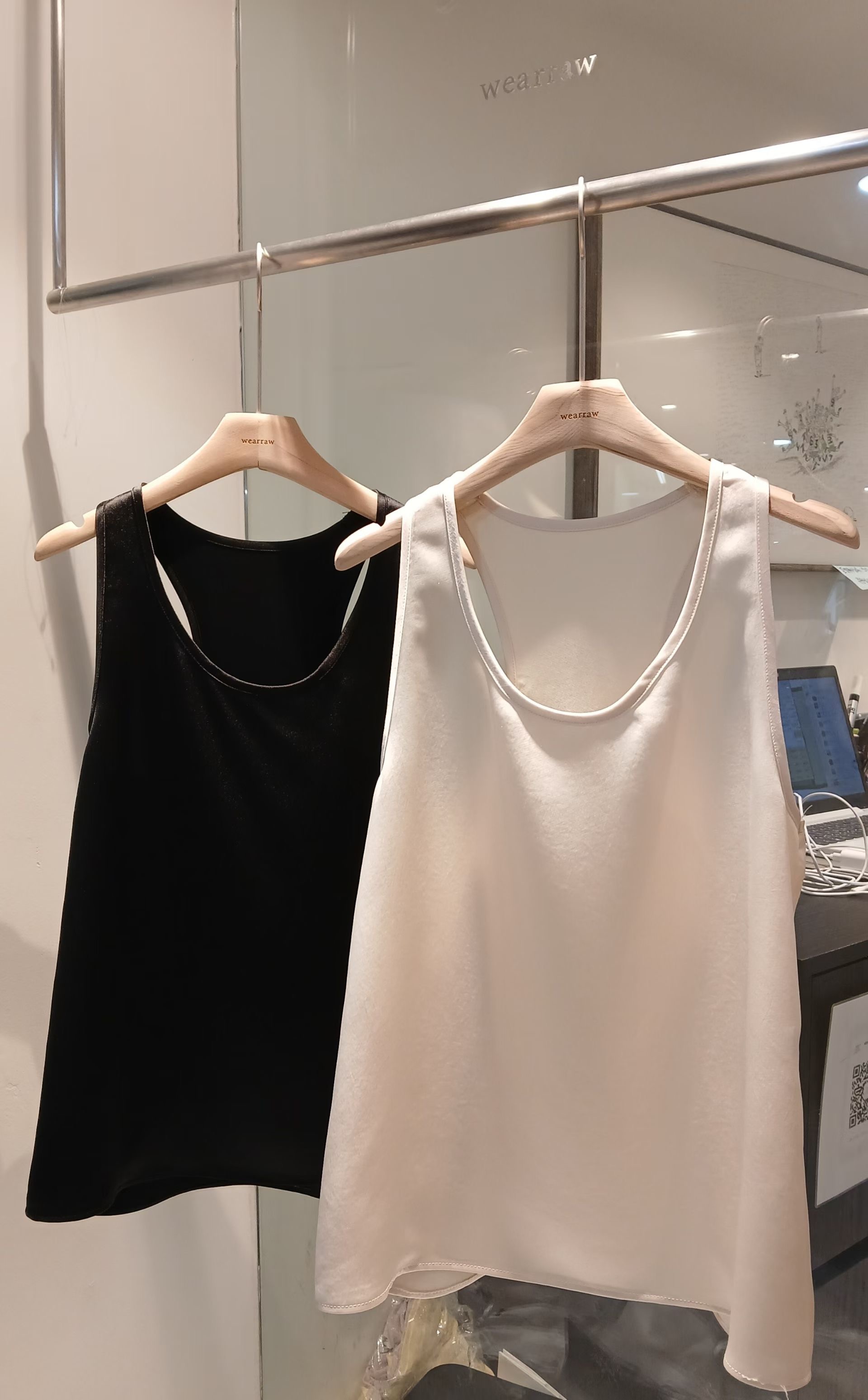 WEARRAW/WELL ROW東大門直郵女裝新品真品吊帶背心緞面WEARRAW/WELL ROW吊帶/背心