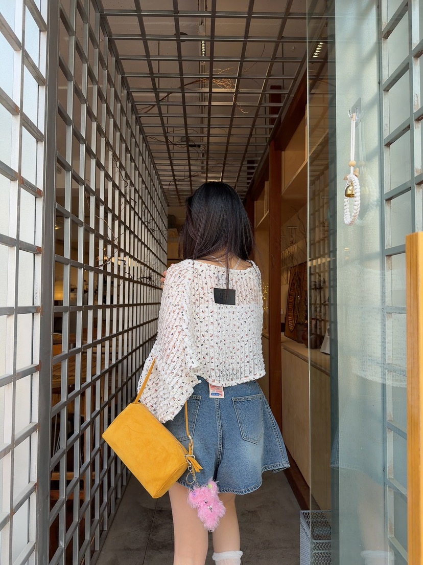 PALETTE-Q韓國東大門直郵女裝新品人氣襯衫蕾絲衫花朵短款開衫PALETTE-Q襯衫/蕾絲衫