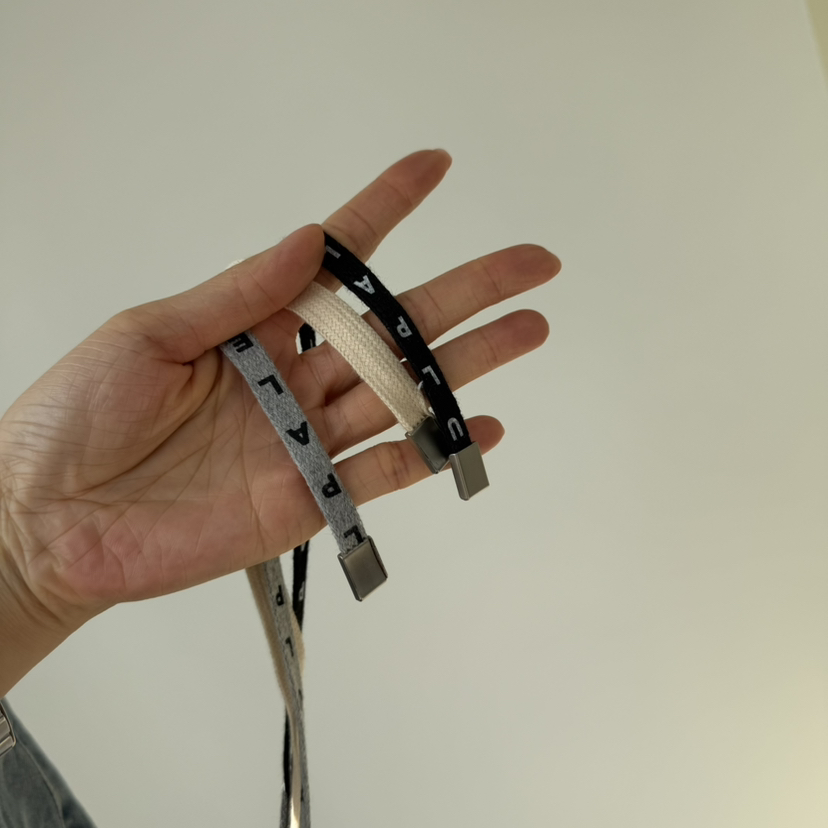 PALETTE-Q韓國直郵女裝新品熱賣時尚休閑推薦牛仔褲破洞PALETTE-Q牛仔褲