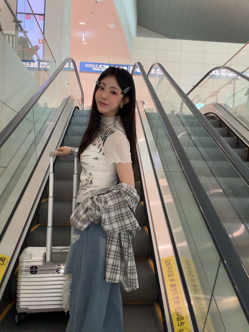 PALETTE-Q韓國直郵女裝新品熱賣時尚休閑推薦牛仔褲破洞PALETTE-Q牛仔褲