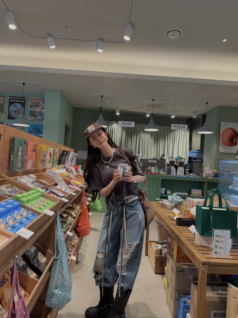 PALETTE-Q韓國直郵女裝新品熱賣時尚休閑推薦牛仔褲破洞PALETTE-Q牛仔褲