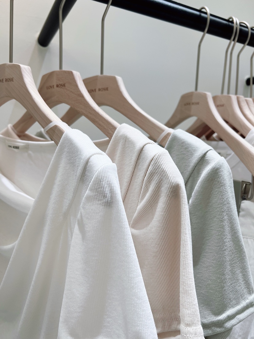 LOVE ROSIE韓國直郵實拍女裝新品熱賣休閑時尚26夏季T恤LOVE ROSIET恤