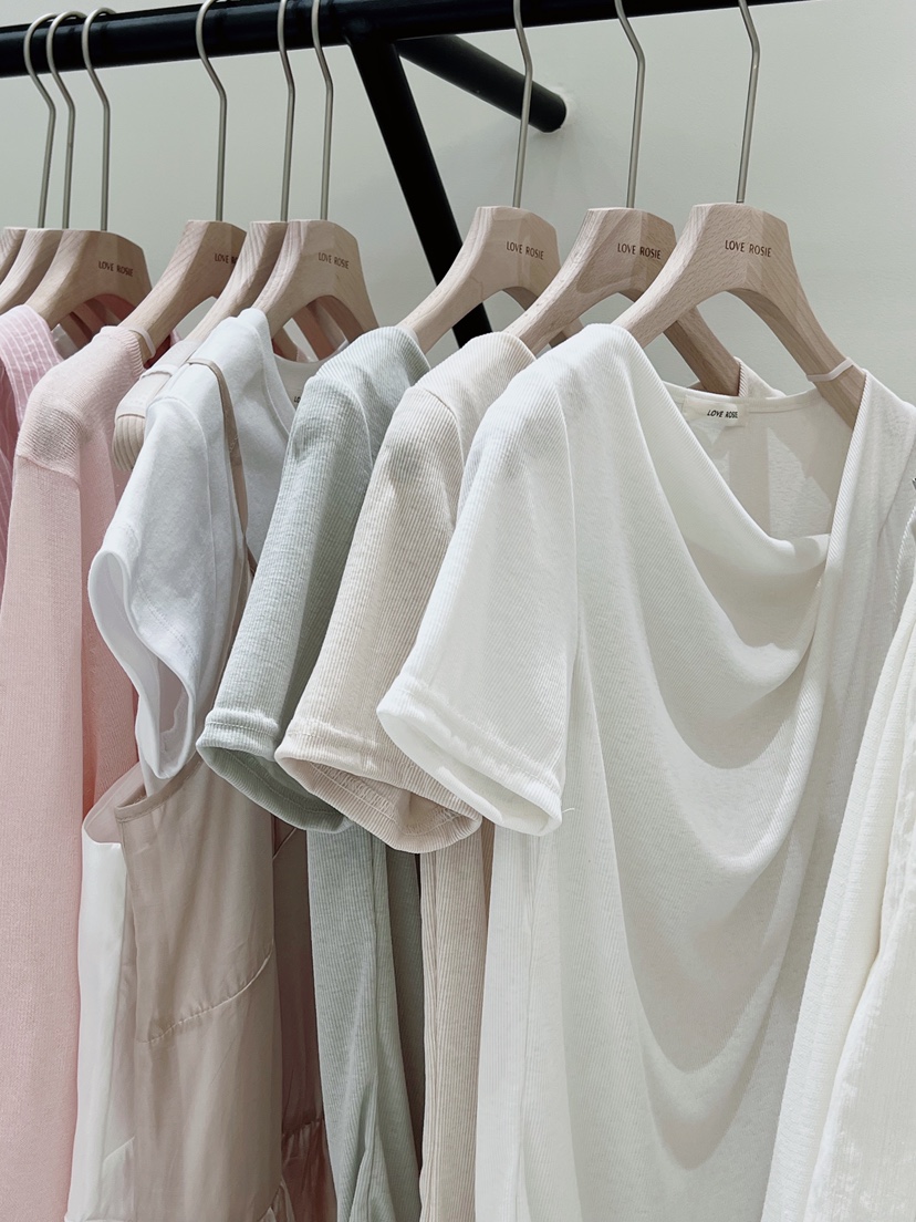 LOVE ROSIE韓國直郵實拍女裝新品熱賣休閑時尚26夏季T恤LOVE ROSIET恤