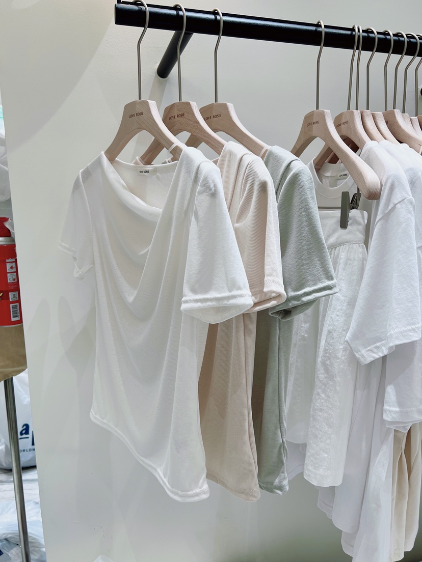 LOVE ROSIE韓國直郵實拍女裝新品熱賣休閑時尚26夏季T恤LOVE ROSIET恤