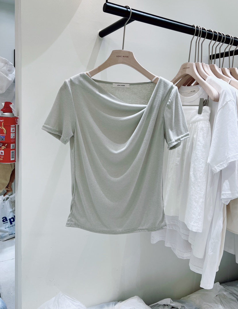 LOVE ROSIE韓國直郵實拍女裝新品熱賣休閑時尚26夏季T恤LOVE ROSIET恤圖色1