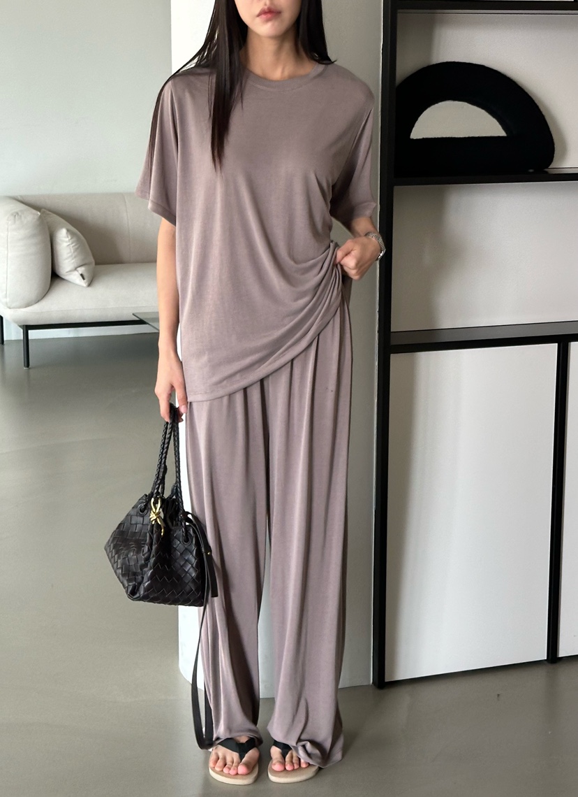 LE VASE韓國直郵實拍女士新品26夏季人氣熱賣休閑時尚T恤LE VASET恤