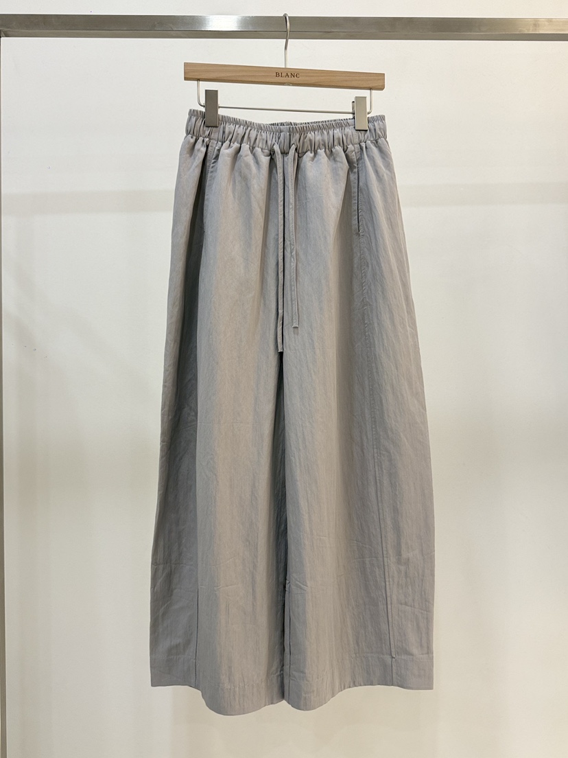 BLANC-A韓國直郵實拍女裝新品熱賣時尚26春夏職業休閑褲BLANC-A休閑褲圖色2