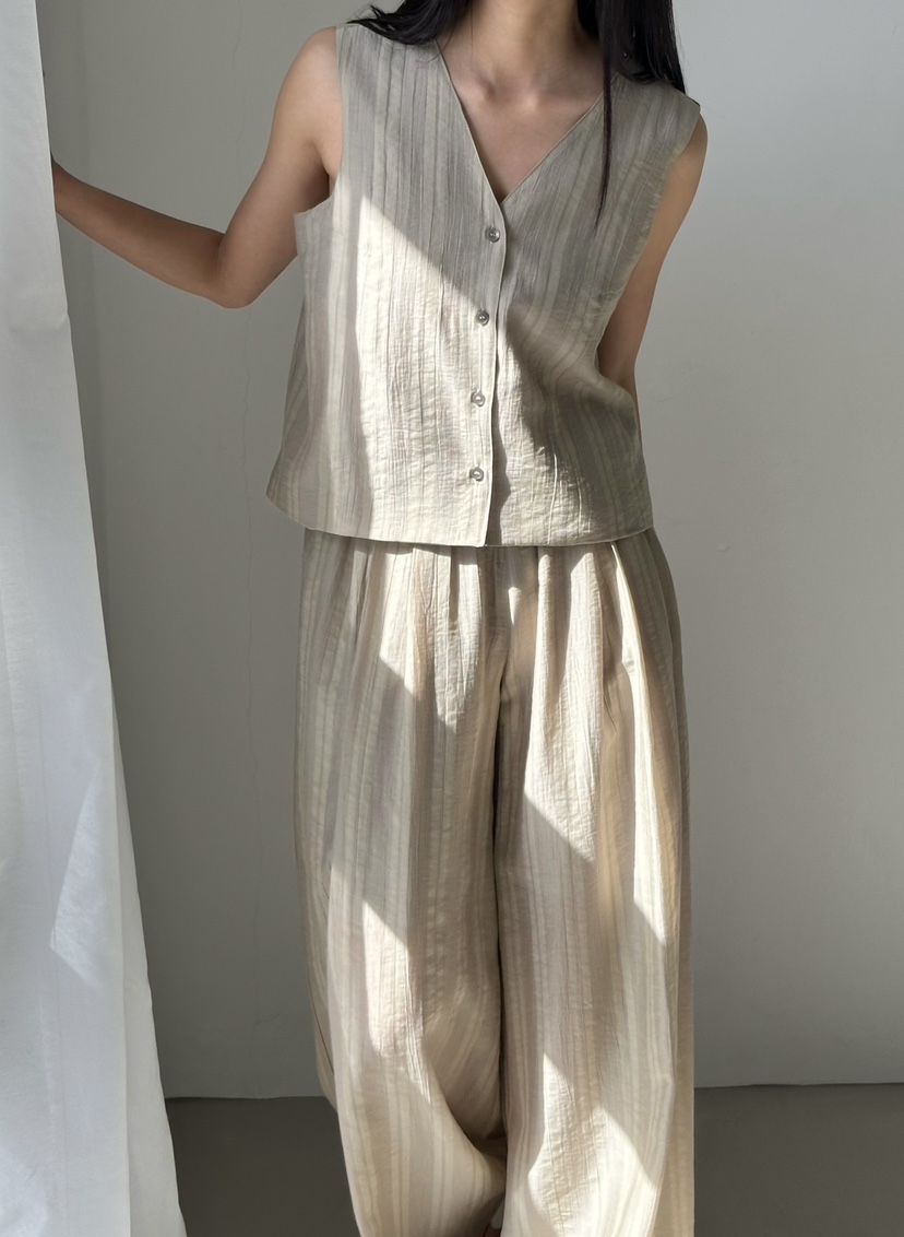 LE VASE東大門實拍韓國女士新款人氣26春夏熱賣26夏季馬甲LE VASE馬甲圖色2