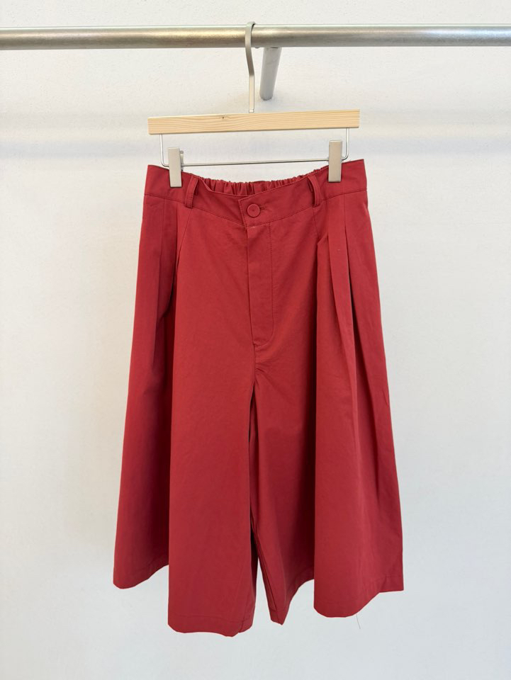 FORM韓國代購女士新品26夏季時尚人氣職業推薦熱賣休閑短褲FORM短褲圖色2