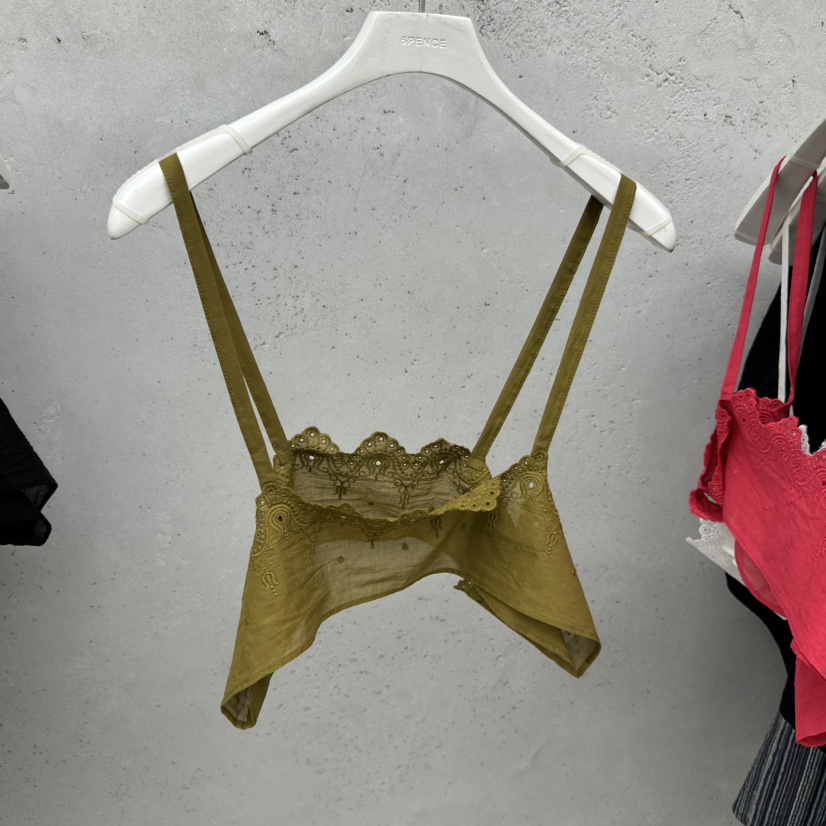 SIXTEEN韓國東大門直郵女士新款推薦職業26夏季吊帶背心刺繡SIXTEEN吊帶/背心圖色3