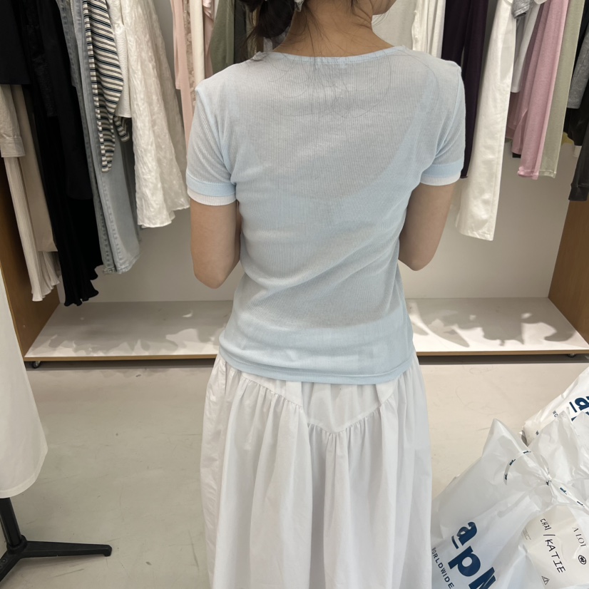 ALOT韓國東大門代購女裝新品熱賣時尚人氣推薦26夏季26春夏T恤A LOTT恤