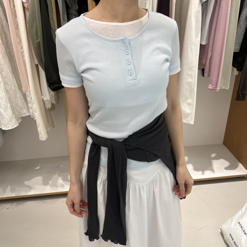 ALOT韓國東大門代購女裝新品熱賣時尚人氣推薦26夏季26春夏T恤A LOTT恤圖色1