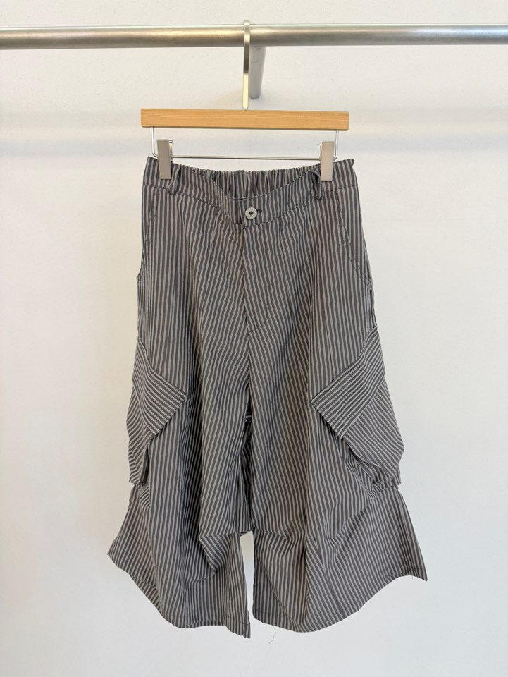 FORM韓國直郵女裝新款26夏季推薦人氣時尚熱賣休閑職業短褲FORM短褲圖色2