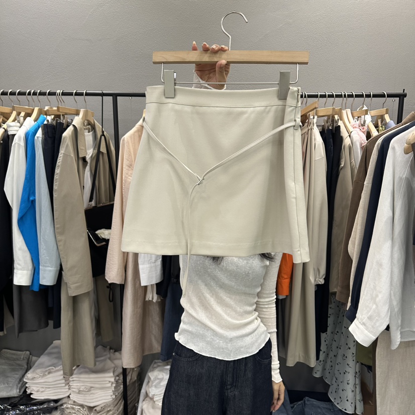 FLAMME TOIT/LUNAMDE東大門實拍韓國女裝新品時尚短裙含腰繩FLAMME TOIT/LUNAMDE短裙圖色1