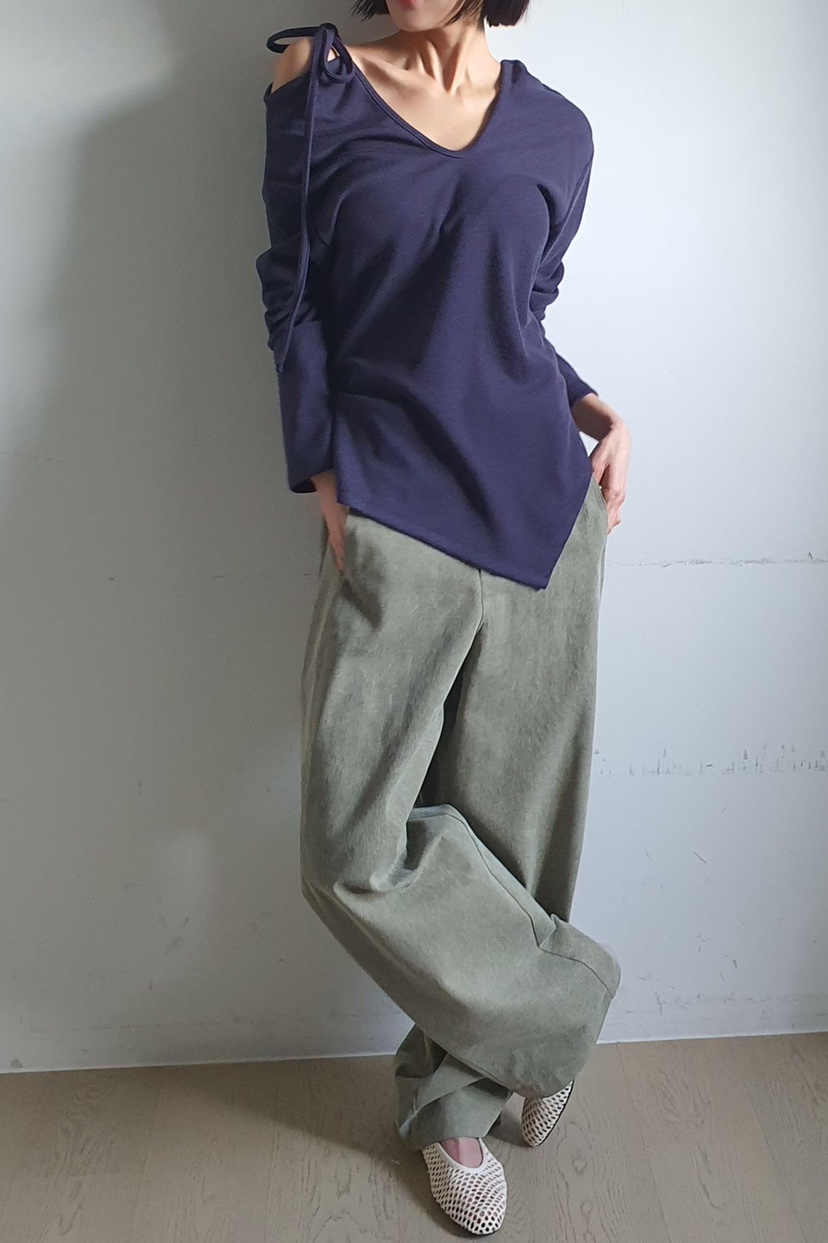 GENTLE B/LOVENTINA韓國直郵女士新款休閑長袖T恤露肩開衩GENTLE B/LOVENTINA長袖T恤