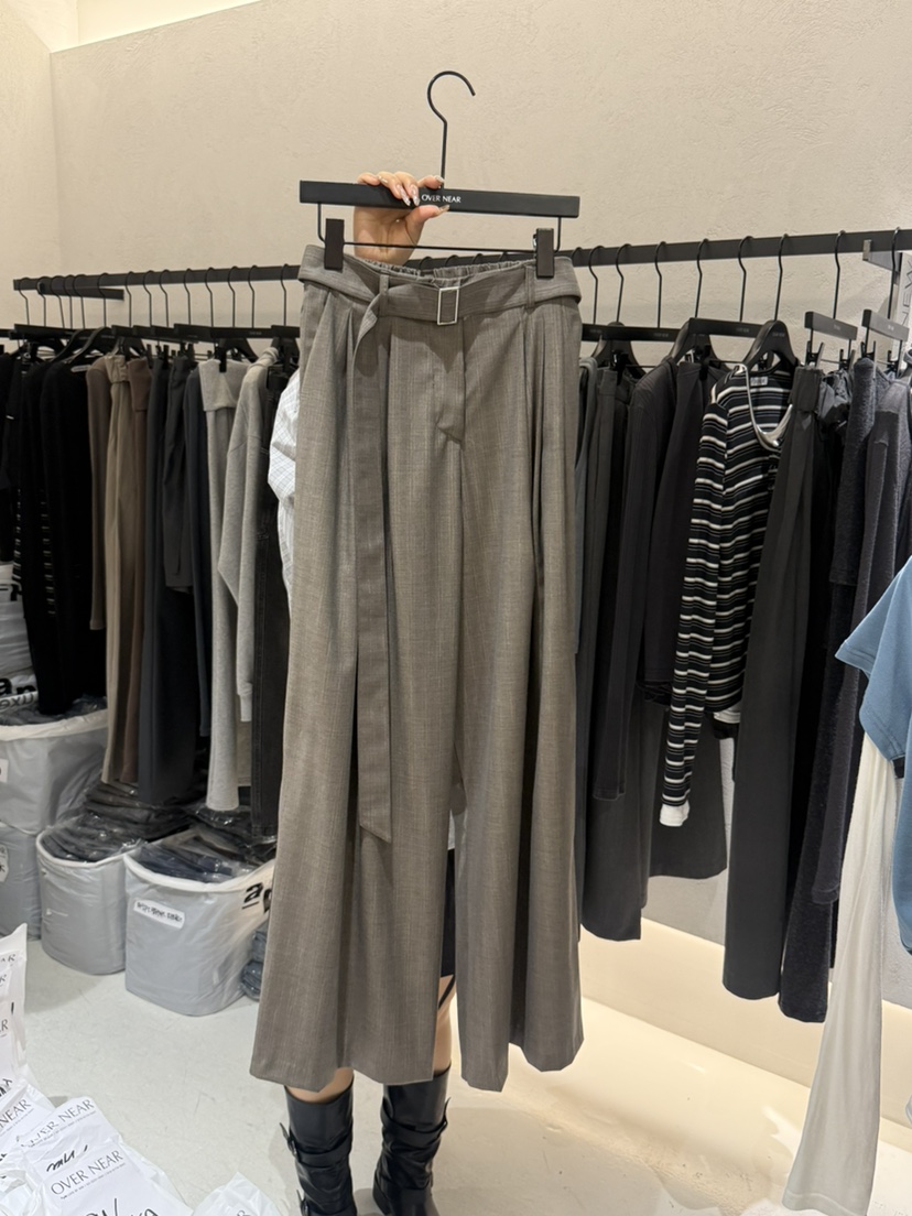 OVER NEAR韓國代購女士新品26春夏推薦26夏季休閑褲含腰帶OVER NEAR休閑褲圖色1