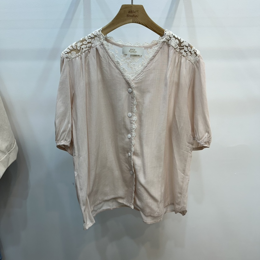 ABLESTUDIO韓國東大門代購女裝新款職業人氣襯衫蕾絲衫蕾絲ABLESTUDIO襯衫/蕾絲衫圖色2