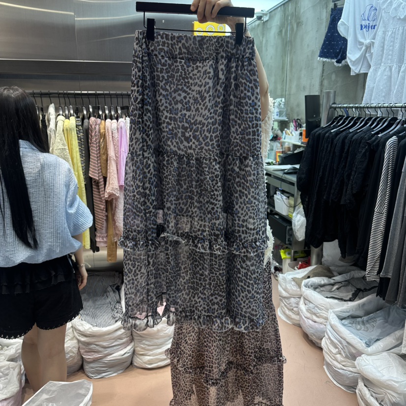 RUNWAY-런웨이韓國代購女裝新品時尚真品職業人氣長裙多層RUNWAY長裙圖色1