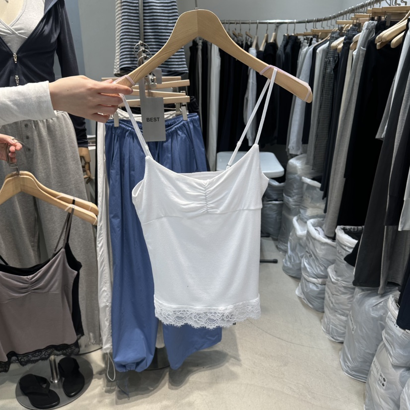 W.FATAL韓國直郵女士新款職業熱賣26春夏吊帶背心莫代爾蕾絲W.FATAL吊帶/背心圖色1